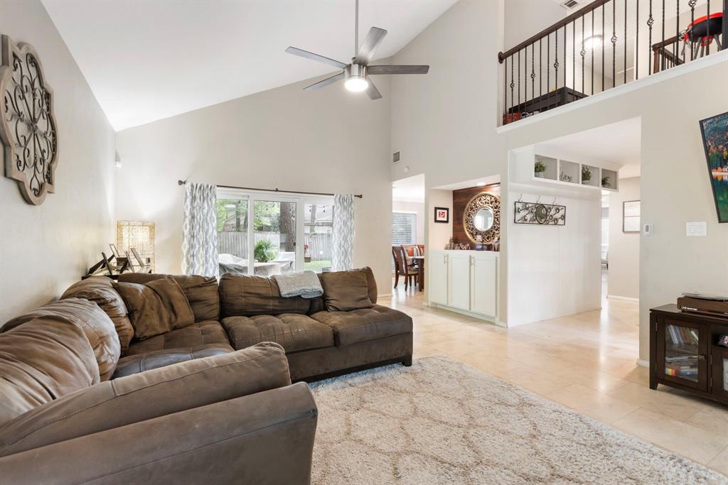 4 Hickory Oak Drive