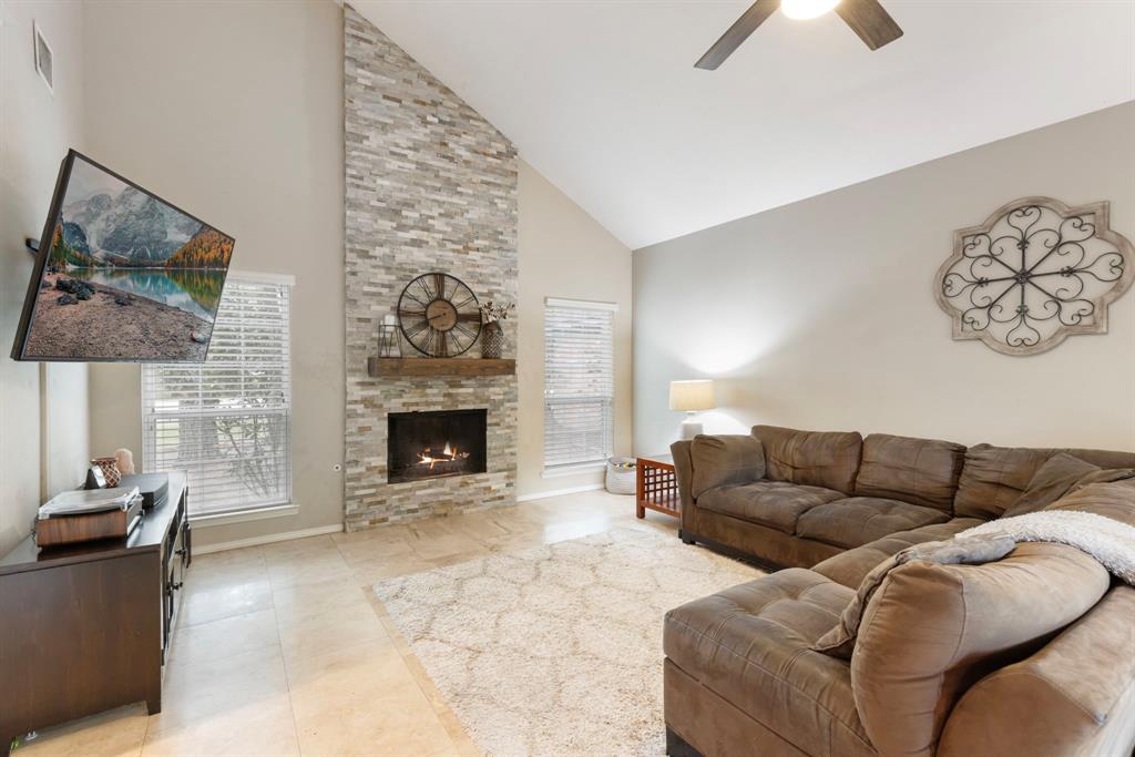 4 Hickory Oak Drive