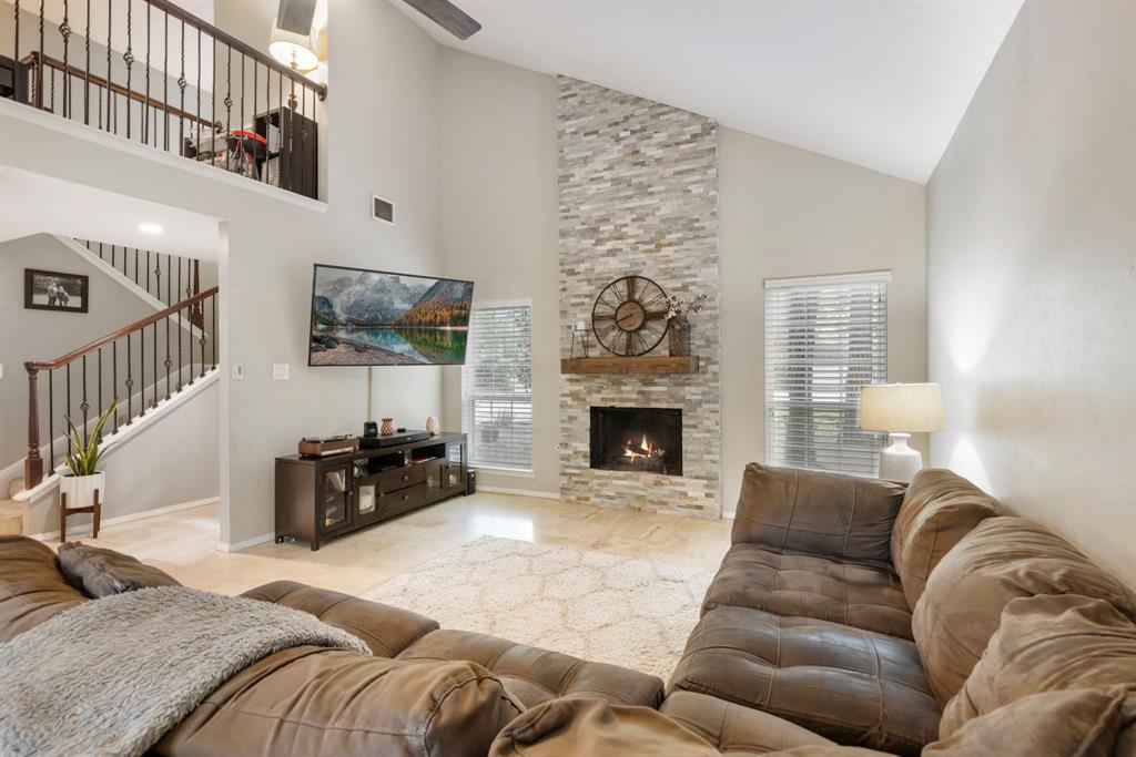 4 Hickory Oak Drive