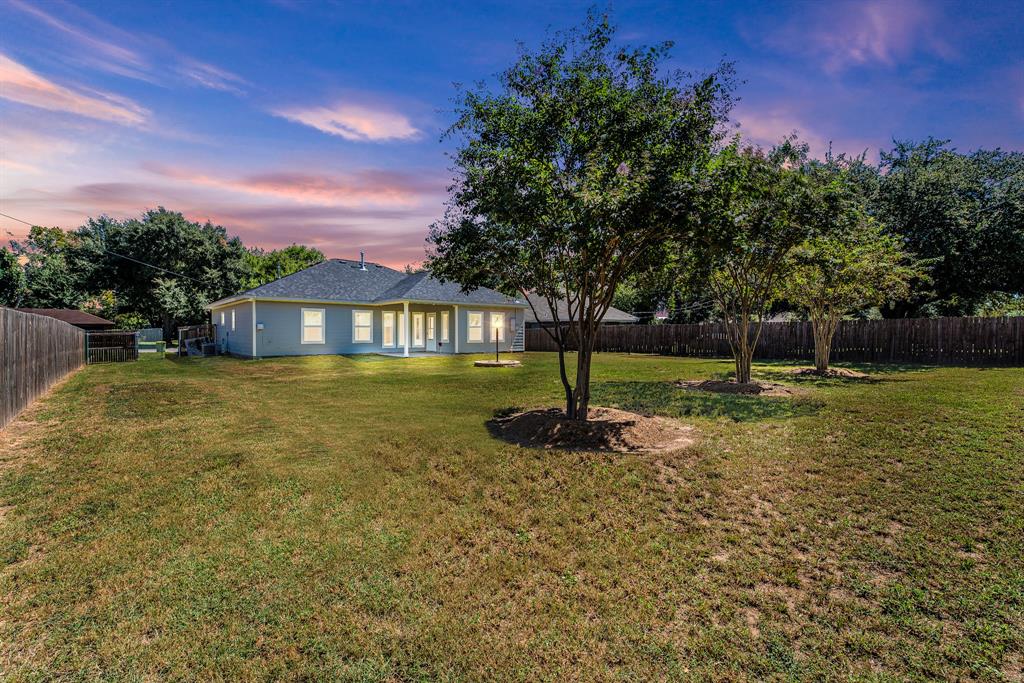 4 Brady Drive, Hearne, Texas image 2