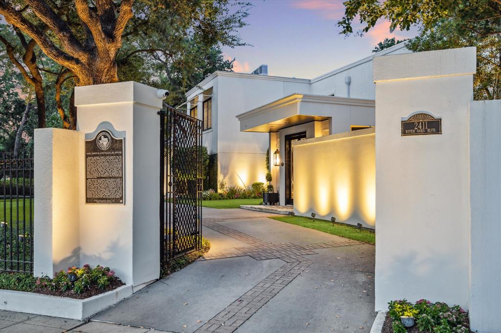 2411 River Oaks Boulevard, Houston, Texas image 2