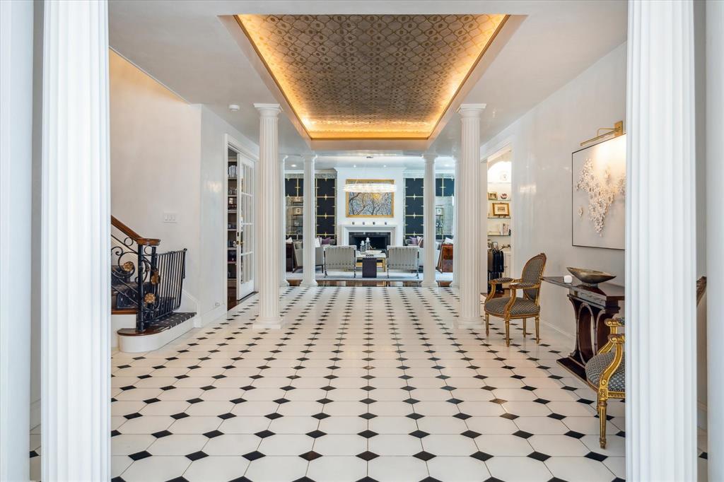 2411 River Oaks Boulevard, Houston, Texas image 8