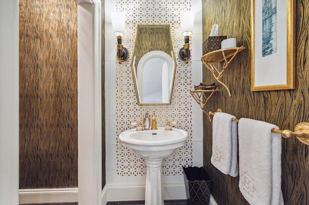 2411 River Oaks Boulevard, Houston, Texas image 25