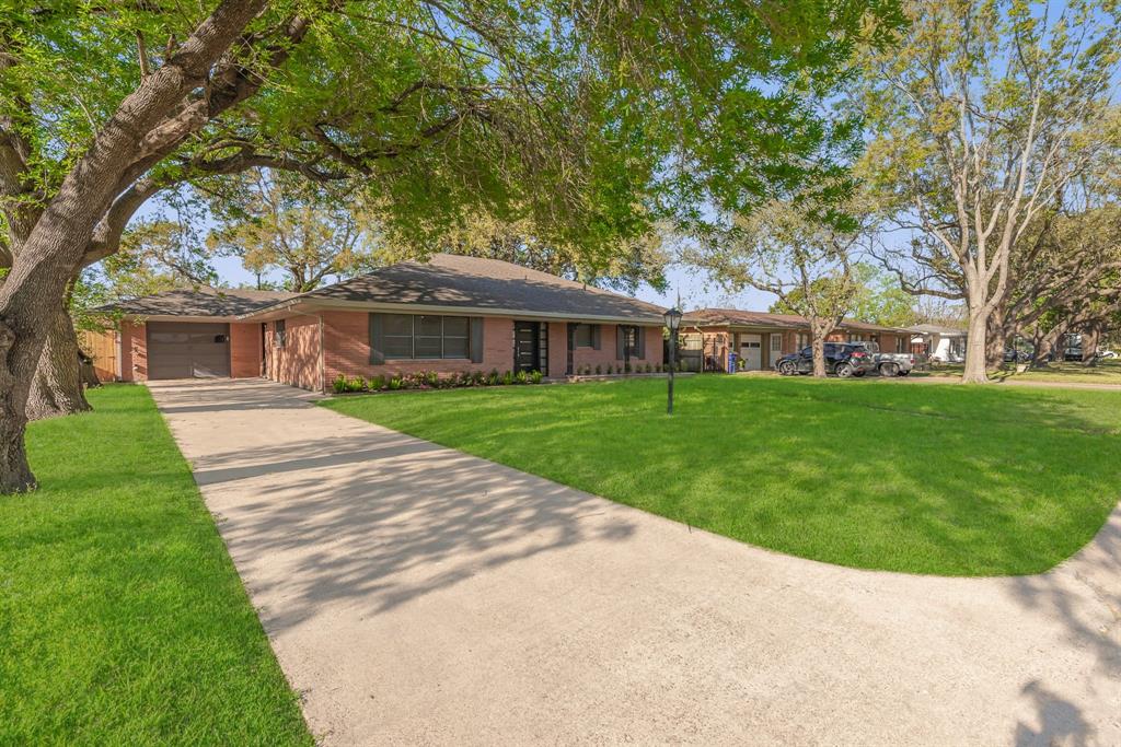 924 22nd Avenue, Texas City, Texas image 3