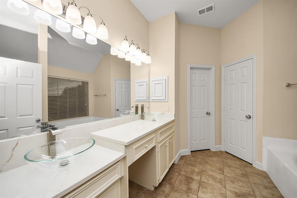4807 Taylor Lake Court, Richmond, Texas image 15