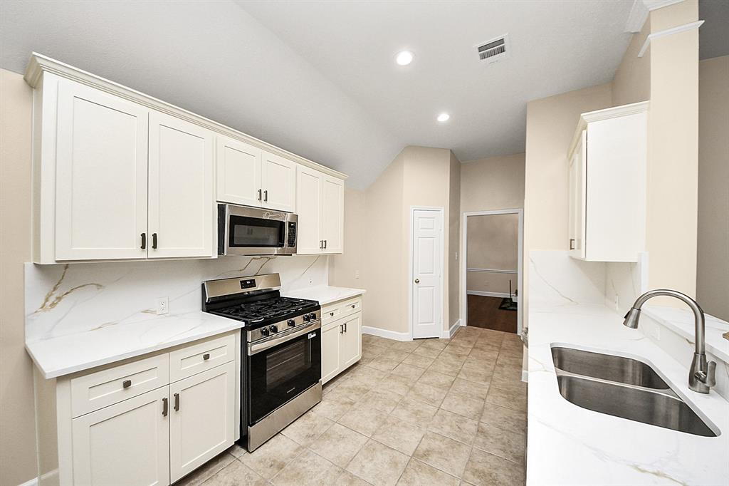 4807 Taylor Lake Court, Richmond, Texas image 21