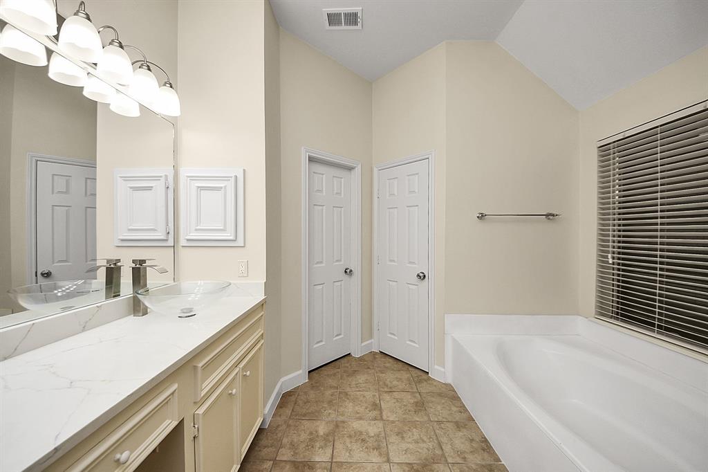4807 Taylor Lake Court, Richmond, Texas image 16