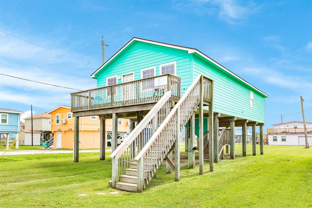 337 Thunder Road, Surfside Beach, Texas image 1