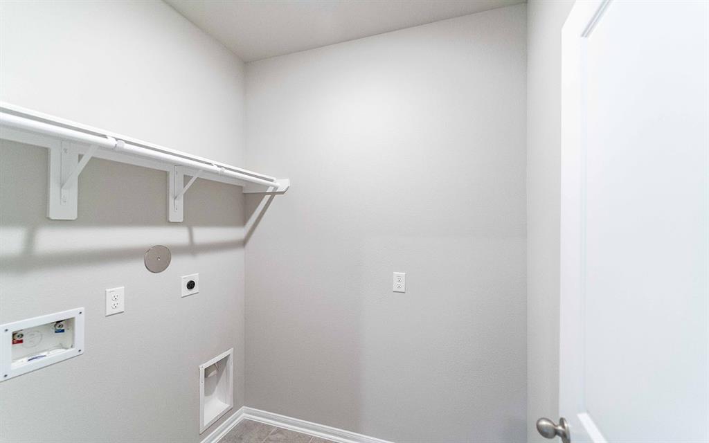 417 Twin Lakes Boulevard, West Columbia, Texas image 19
