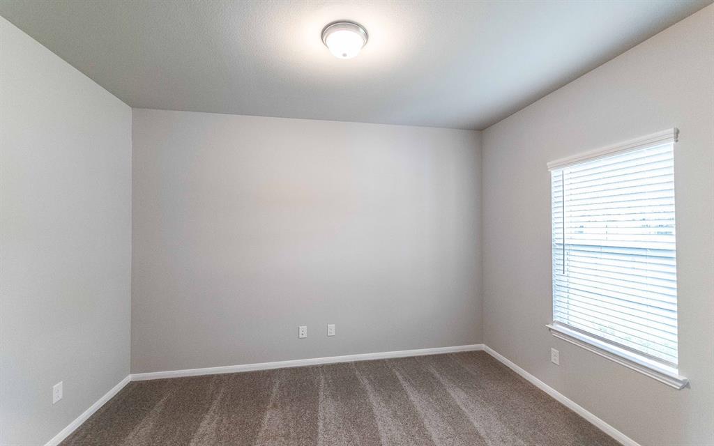 417 Twin Lakes Boulevard, West Columbia, Texas image 2