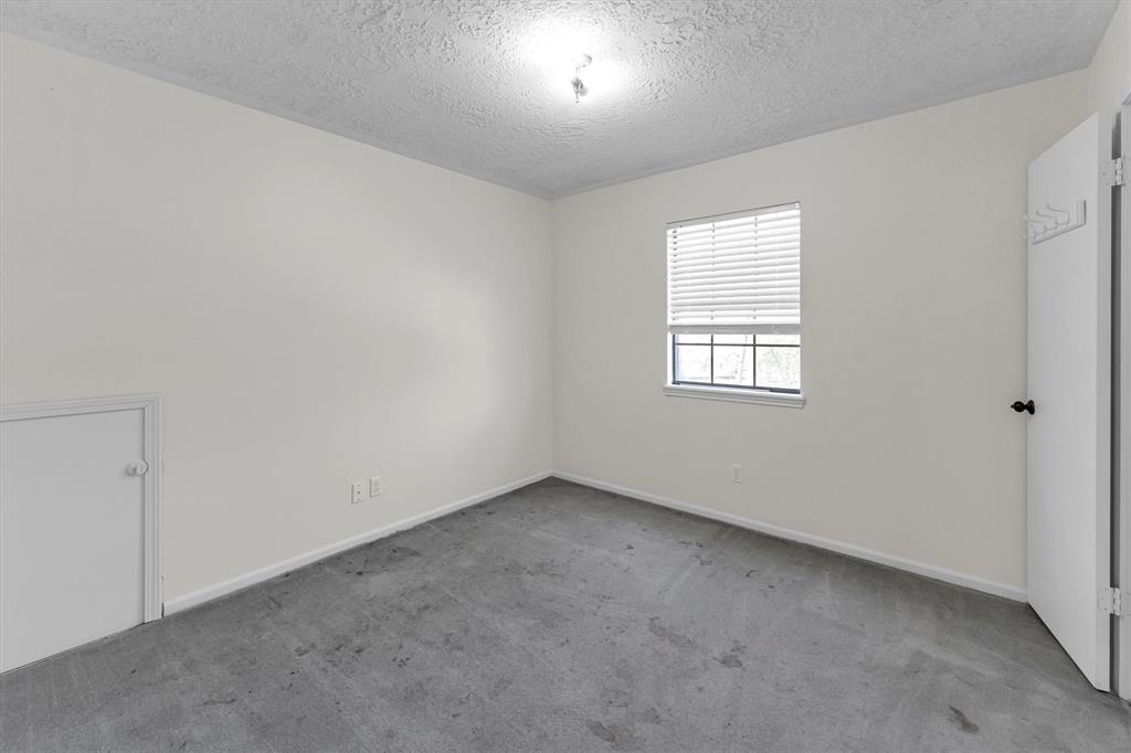 128 Royal Oaks Street, Huntsville, Texas image 27