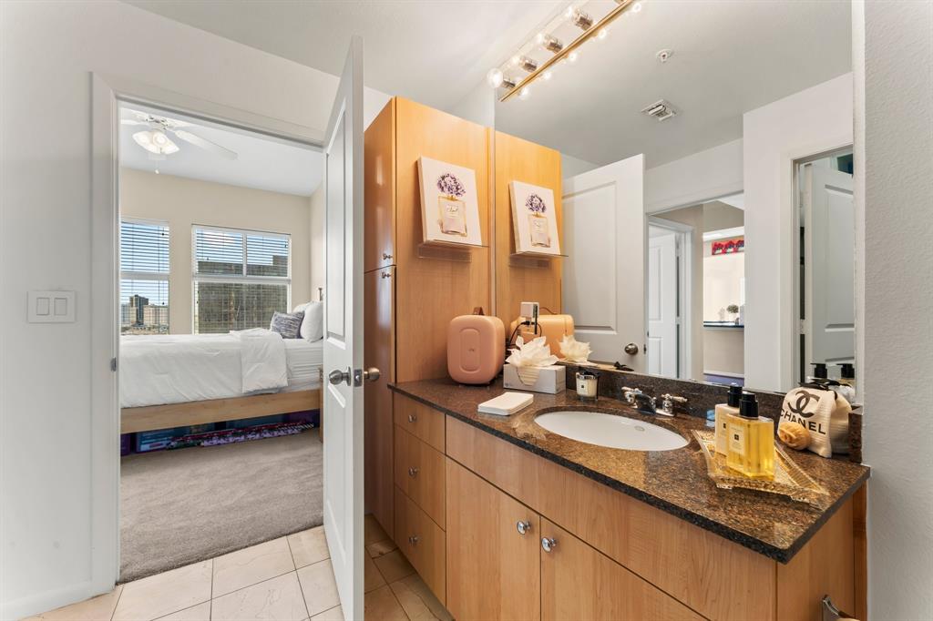 3505 Sage Road #1001, Houston, Texas image 24