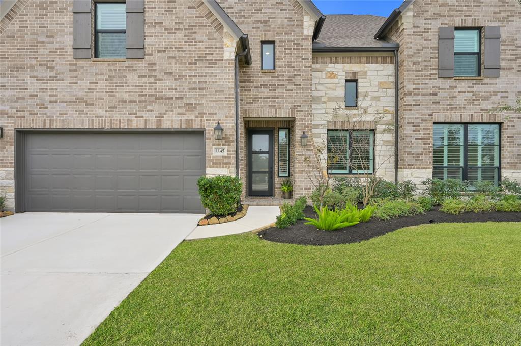property-search 2 1145 Lake House Drive