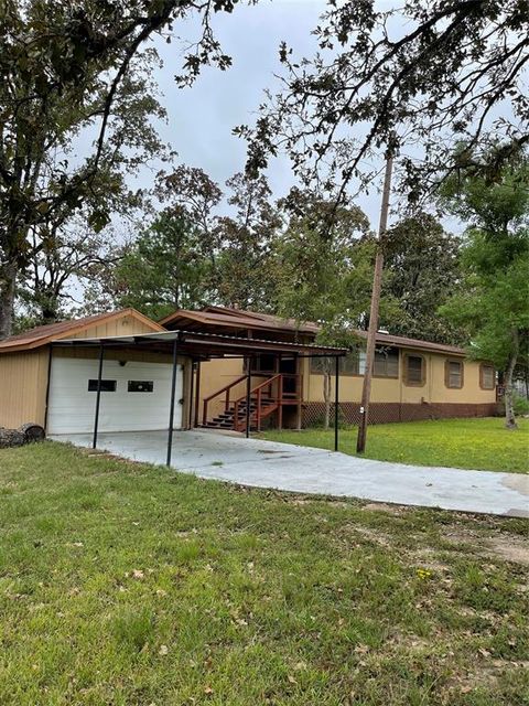 Photo of 234 E Yaupon Oak, Onalaska, TX 77360 (MLS # 9814076)