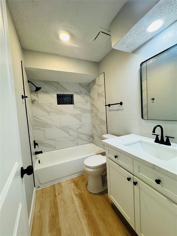12054 Green Glade Drive, Houston, Texas image 20