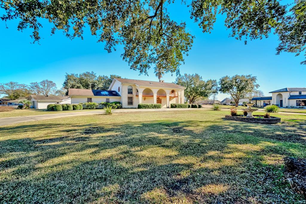 1112 Shaw Dr Drive, Nederland, Texas image 7