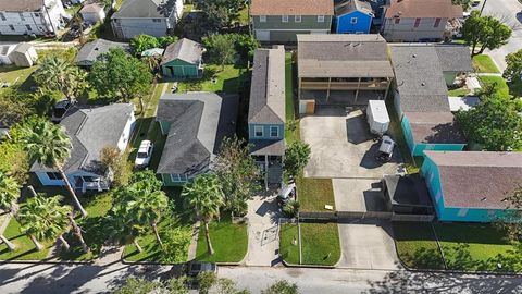 4717 Avenue Q Galveston TX 77551