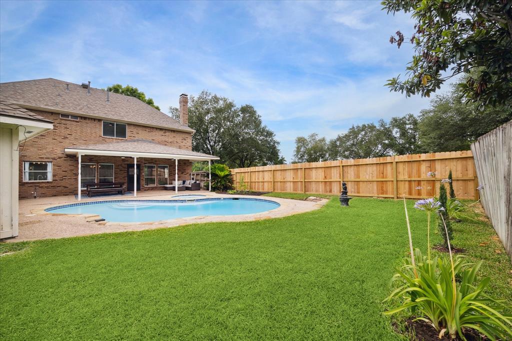 1318 N Gabriel River Circle, Sugar Land, Texas image 30