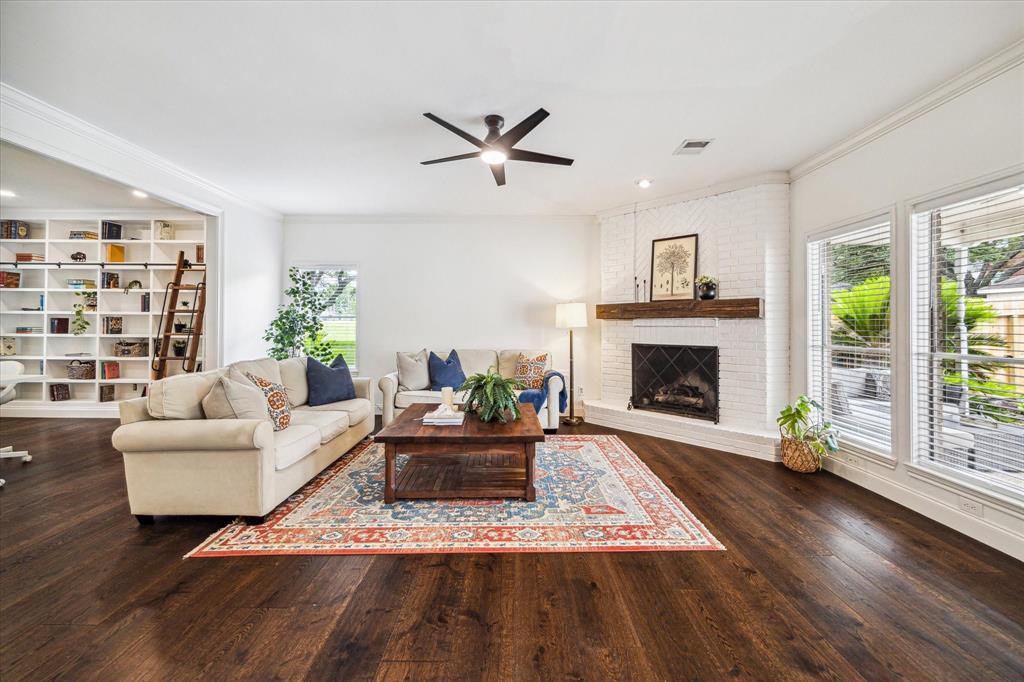 1318 N Gabriel River Circle, Sugar Land, Texas image 10