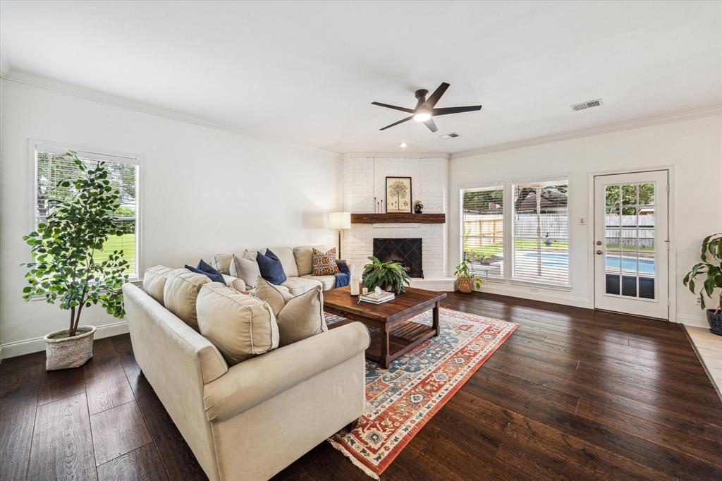1318 N Gabriel River Circle, Sugar Land, Texas image 11