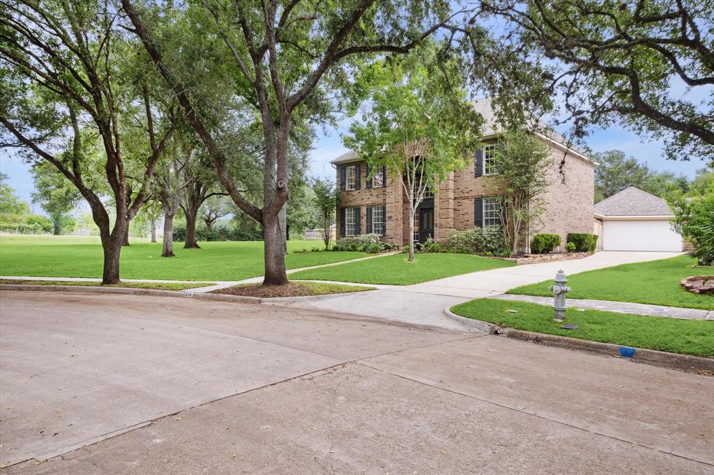 1318 N Gabriel River Circle, Sugar Land, Texas image 2