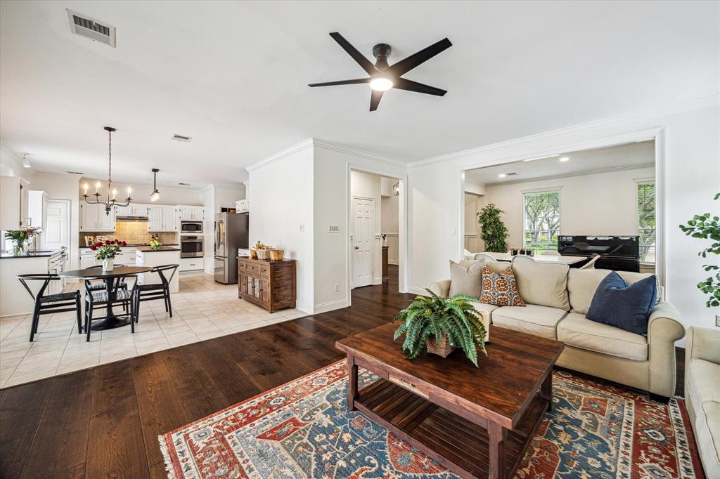 1318 N Gabriel River Circle, Sugar Land, Texas image 12
