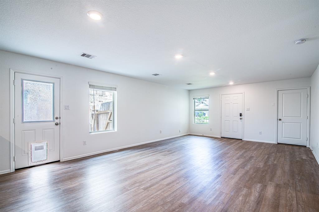 116 Austin Road, Angleton, Texas image 6