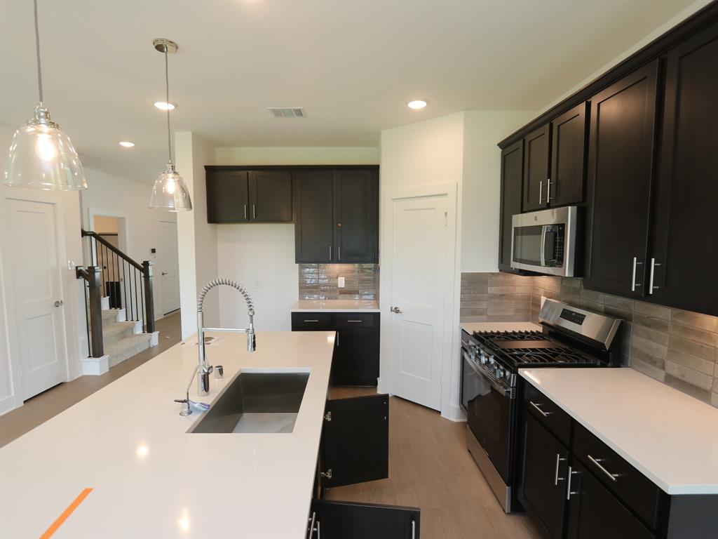 3501 Moraine Lake Drive, Santa Fe, Texas image 10