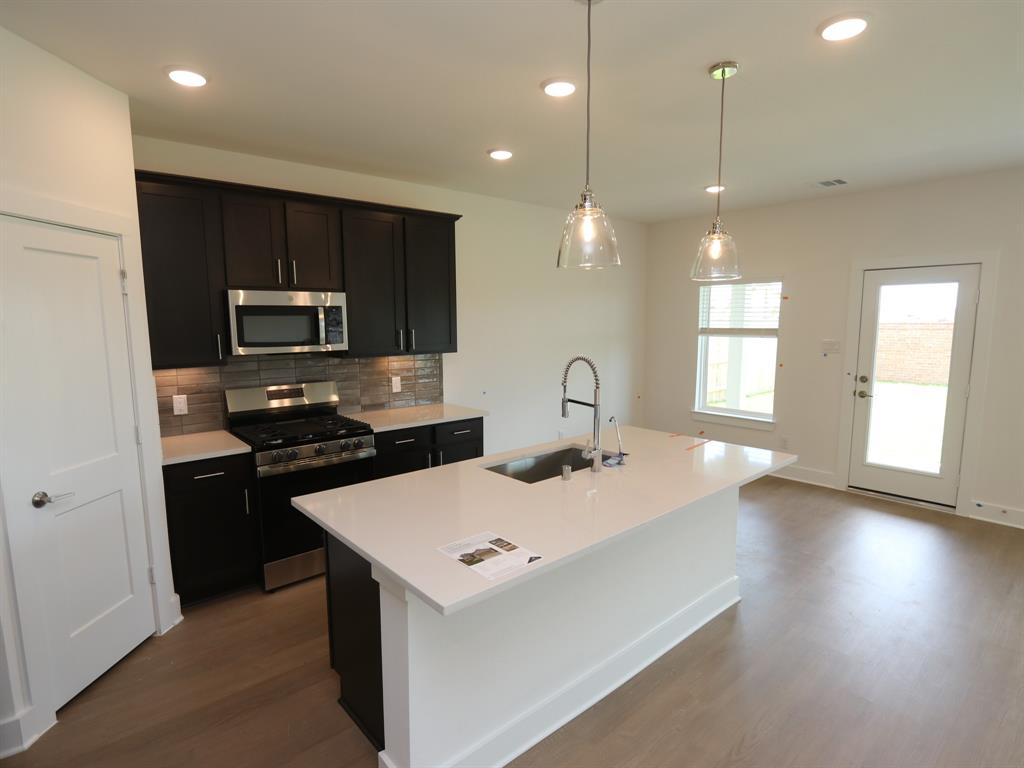 3501 Moraine Lake Drive, Santa Fe, Texas image 2