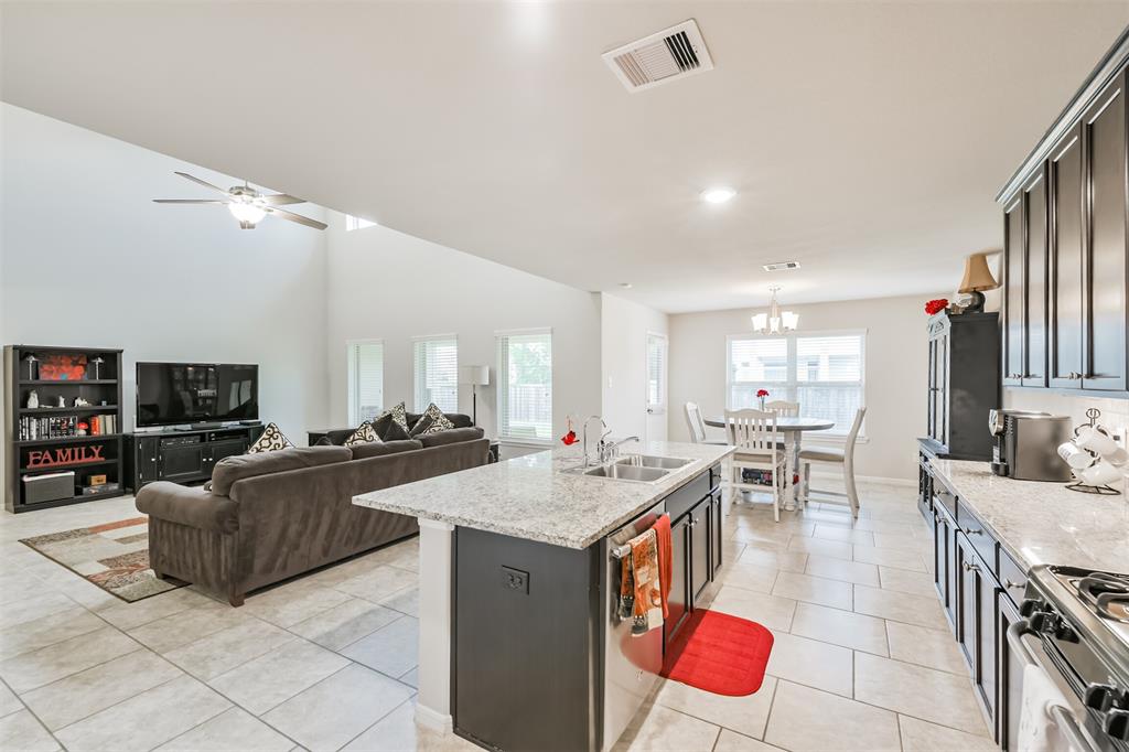 2830 Specklebelly Drive, Baytown, Texas image 15