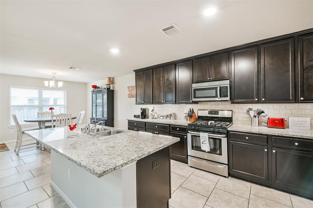 2830 Specklebelly Drive, Baytown, Texas image 16
