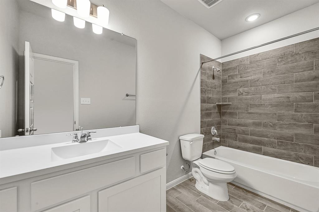 2134 Sanders Brook Drive, Baytown, Texas image 18