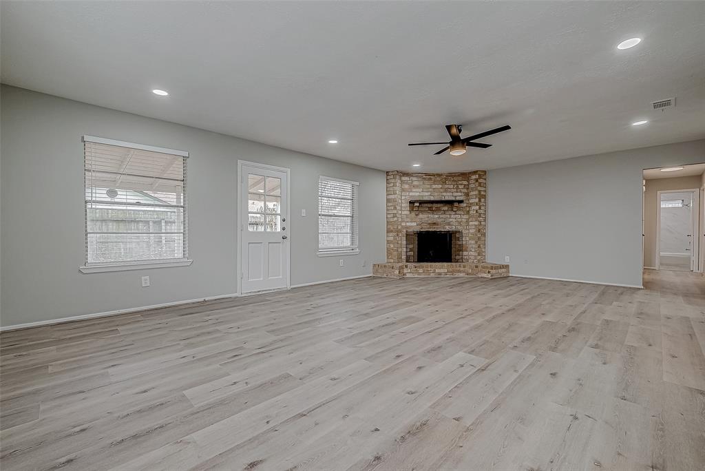 7546 Bubbling Spring Lane, Houston, Texas image 10