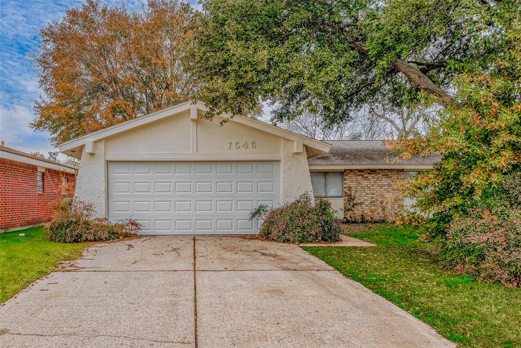 7546 Bubbling Spring Lane, Houston, Texas image 2