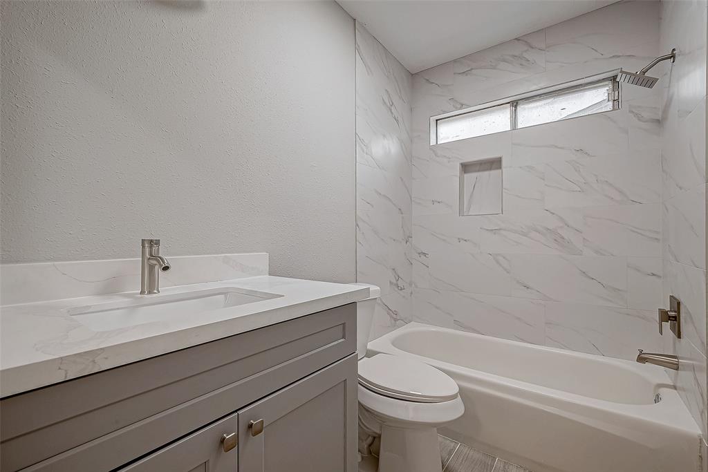 7546 Bubbling Spring Lane, Houston, Texas image 15