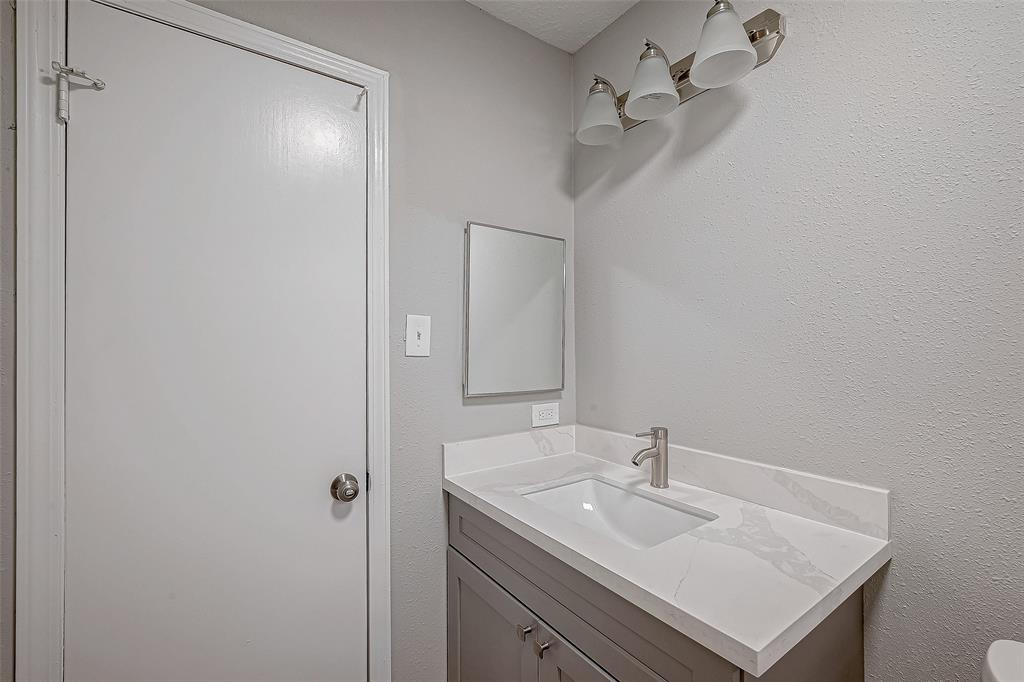7546 Bubbling Spring Lane, Houston, Texas image 14