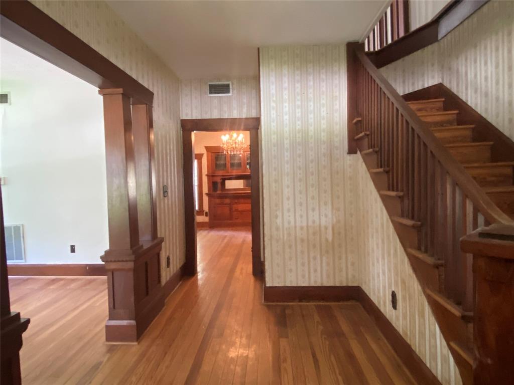 222 N 1st