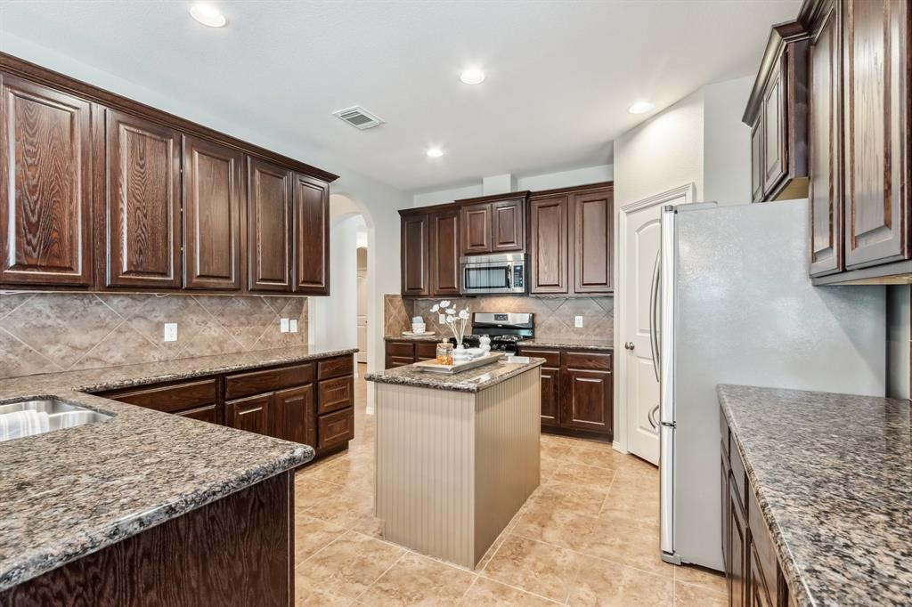 1792 Canyon Lake Creek Drive, Conroe, Texas image 12