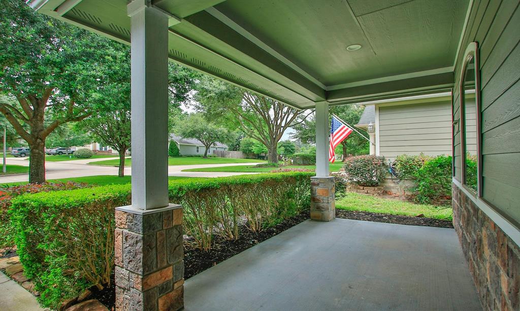 1792 Canyon Lake Creek Drive, Conroe, Texas image 4