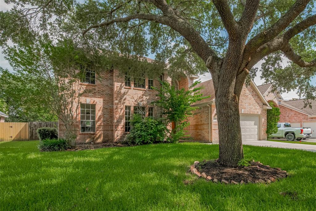 619 Bending Bough Dr