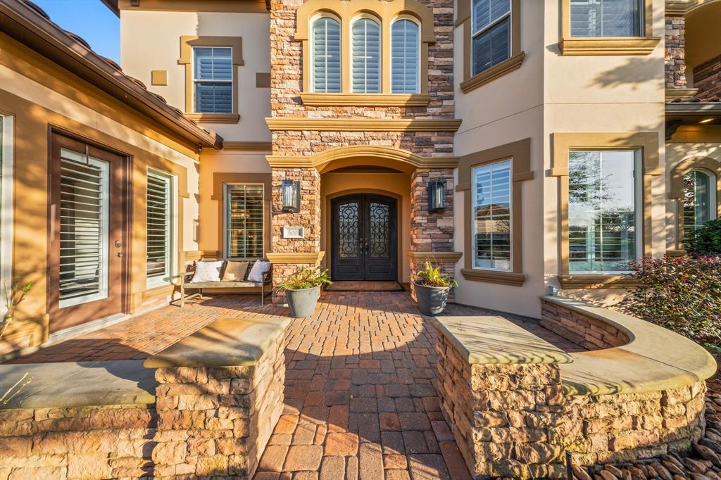 5006 Water View Bend