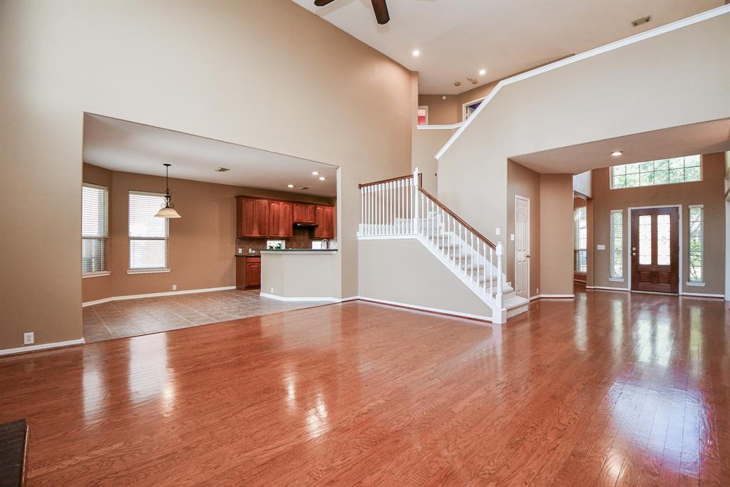 2602 Sunday House Court, Pearland, Texas image 8