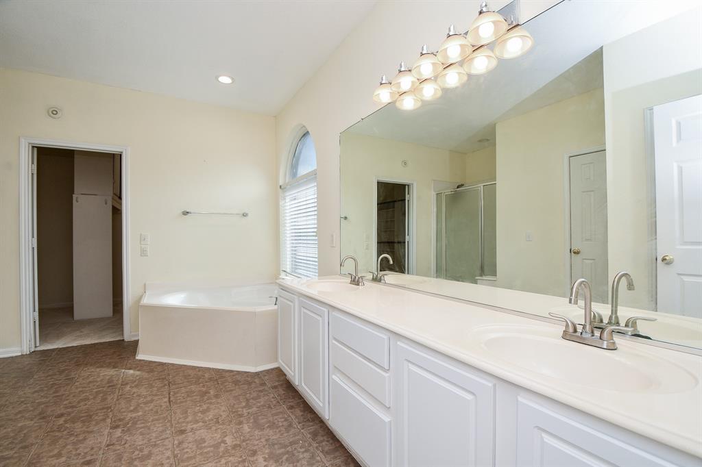 2602 Sunday House Court, Pearland, Texas image 15