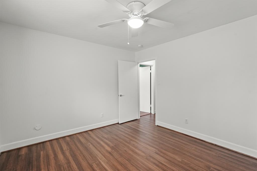 9815 Knoboak Drive, Houston, Texas image 30