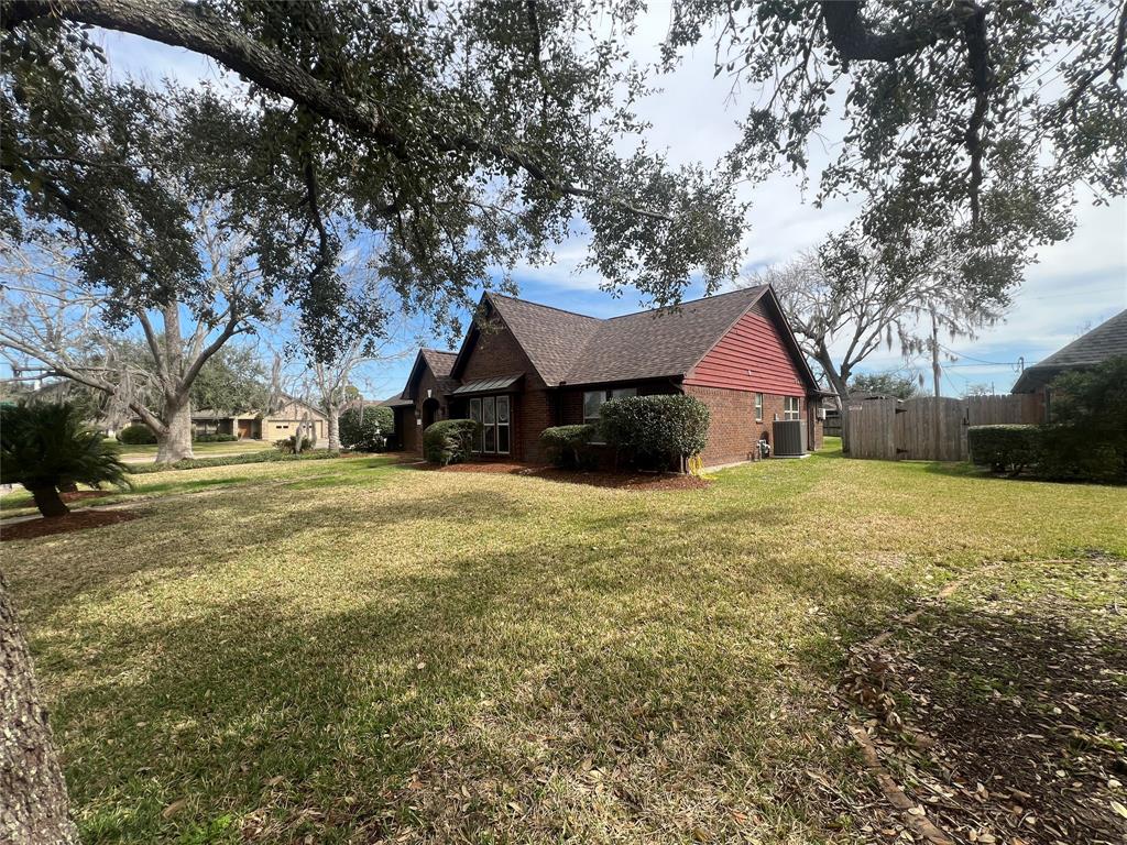 49 Greenvale Court, Lake Jackson, Texas image 7