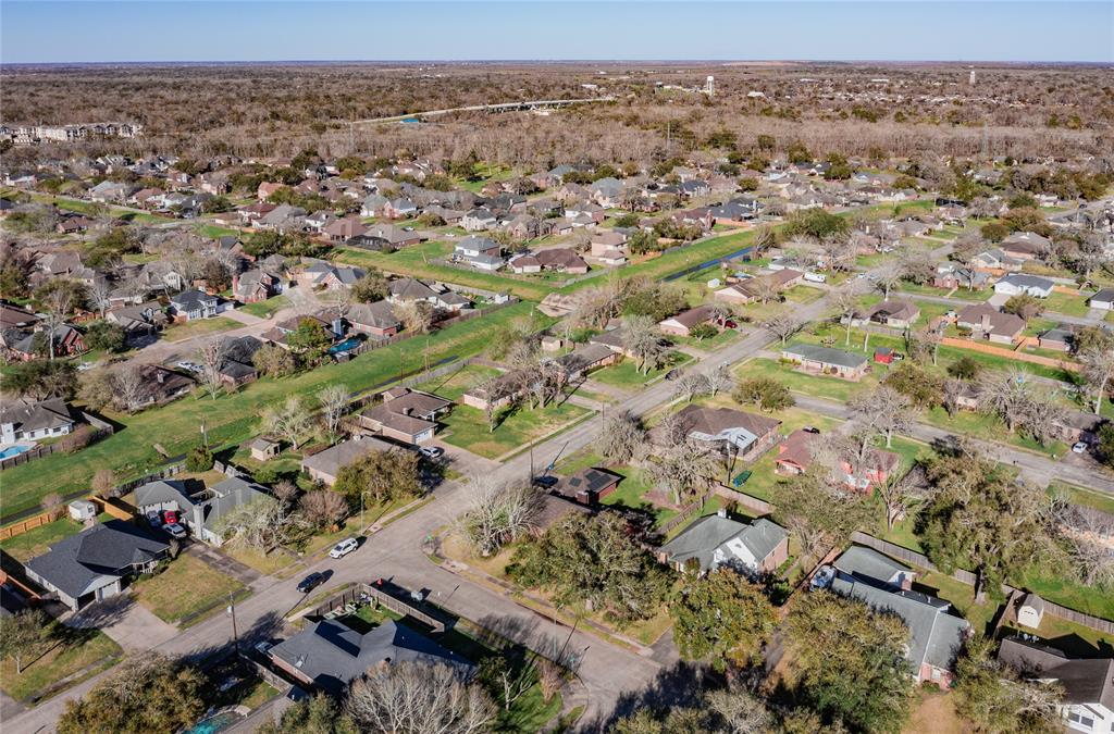49 Greenvale Court, Lake Jackson, Texas image 16