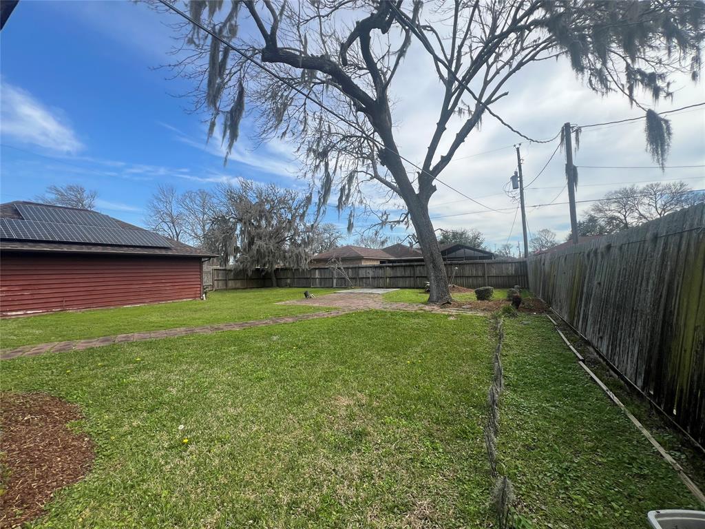 49 Greenvale Court, Lake Jackson, Texas image 14