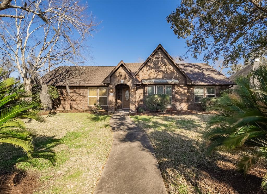 49 Greenvale Court, Lake Jackson, Texas image 1
