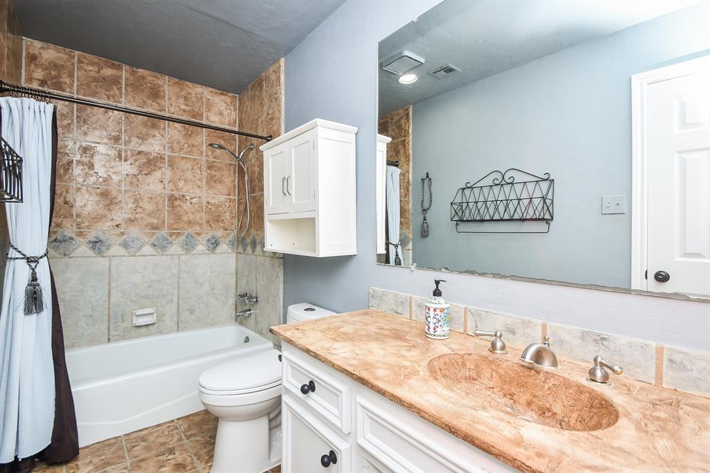 1023 Goldfinch Avenue, Sugar Land, Texas image 25