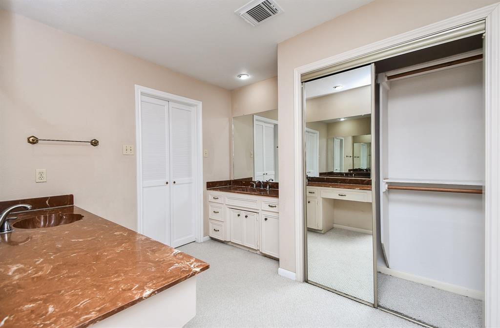 1023 Goldfinch Avenue, Sugar Land, Texas image 18